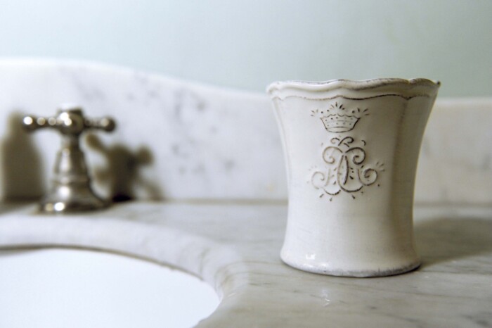 Piattino porta sapone Corona bianco - immagine 4