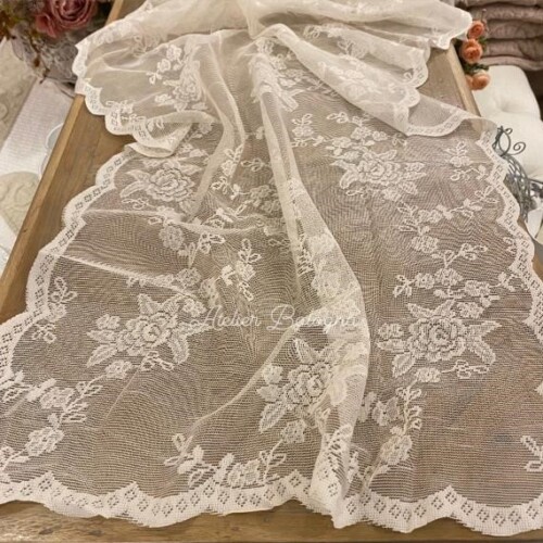 Runner in pizzo atelier17 Atelier Bologna Shabby Chic