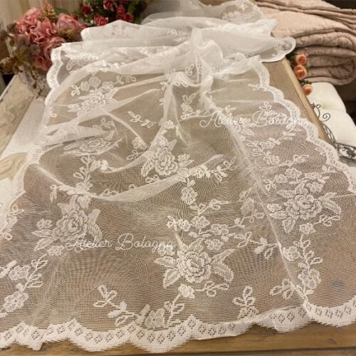 Runner in pizzo atelier17 Atelier Bologna Shabby Chic