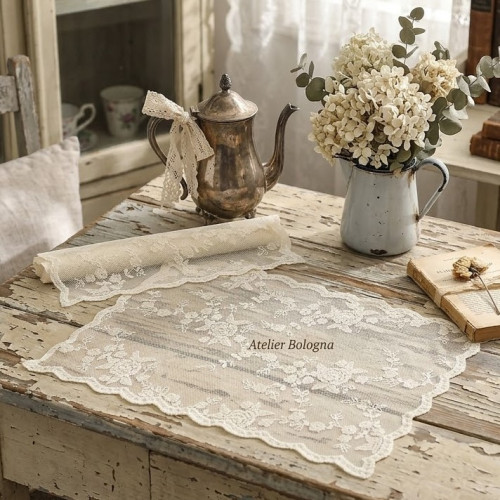Centrino in pizzo Atelier Bologna, Made in Italy, Romantic, Luxury, Blanc Mariclò