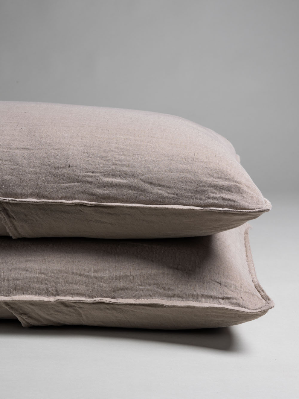 Completo letto Boreale Cotone e Lino, Atelier Bologna, Opificio dei Sogni, Made in Italy, Blanc Mariclò, Feelum Home Linen, Italy, Luxury