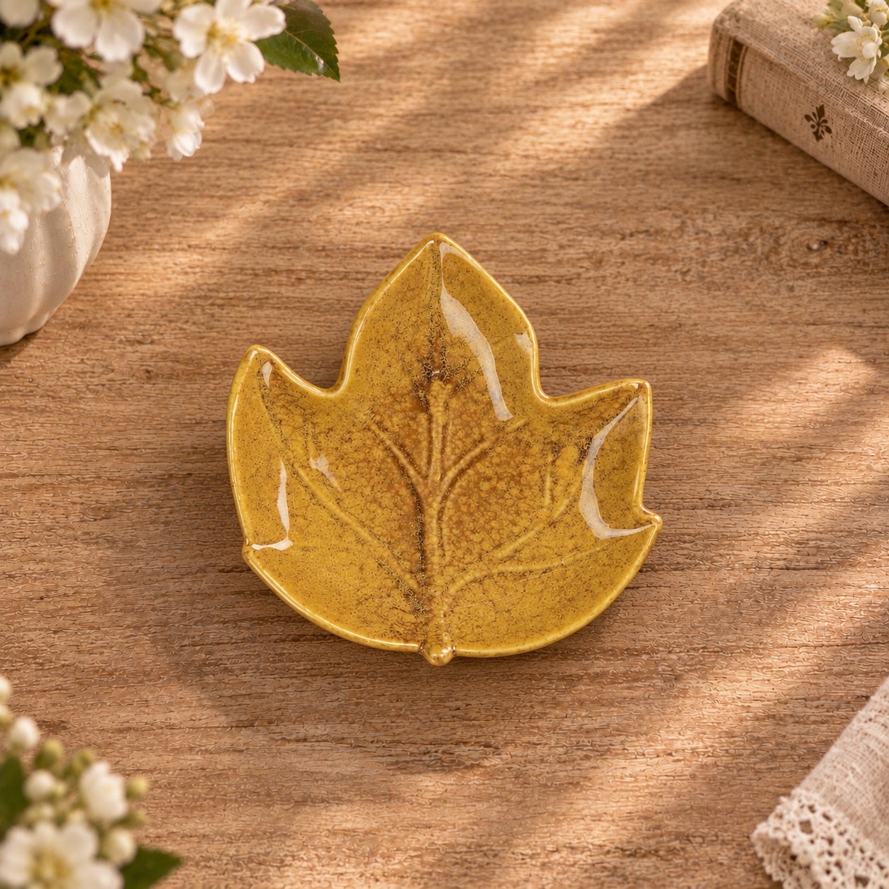 Piattino in ceramica Foglia Ocra cm 14x14