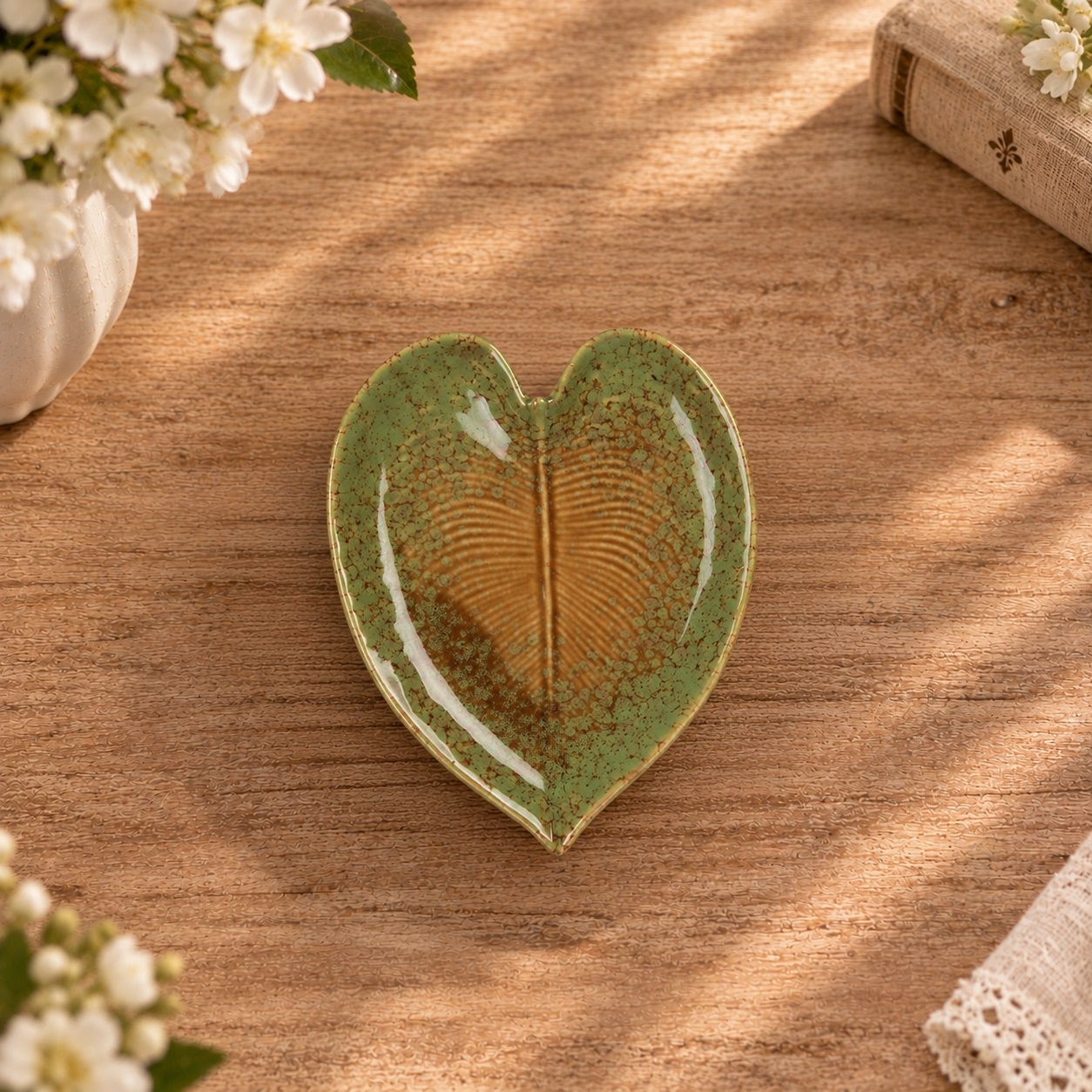 Piattino in ceramica Foglia verde cm 11x15